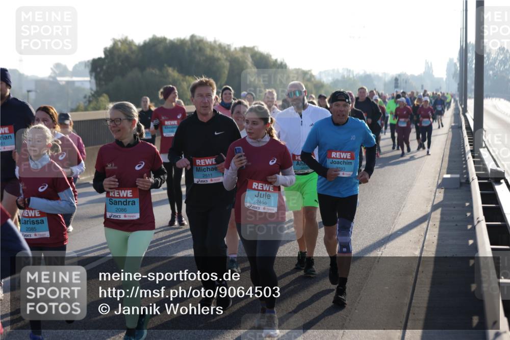 03.10.2025 - Köhlbrandbrückenlauf Jannik Wohlers http://msf.ph/oto/9064503 03.10.2025 09:25:22 Position 3 51, 2085, 2086, 2511, 2465, 3439, 2293 meine-sportfotos.de