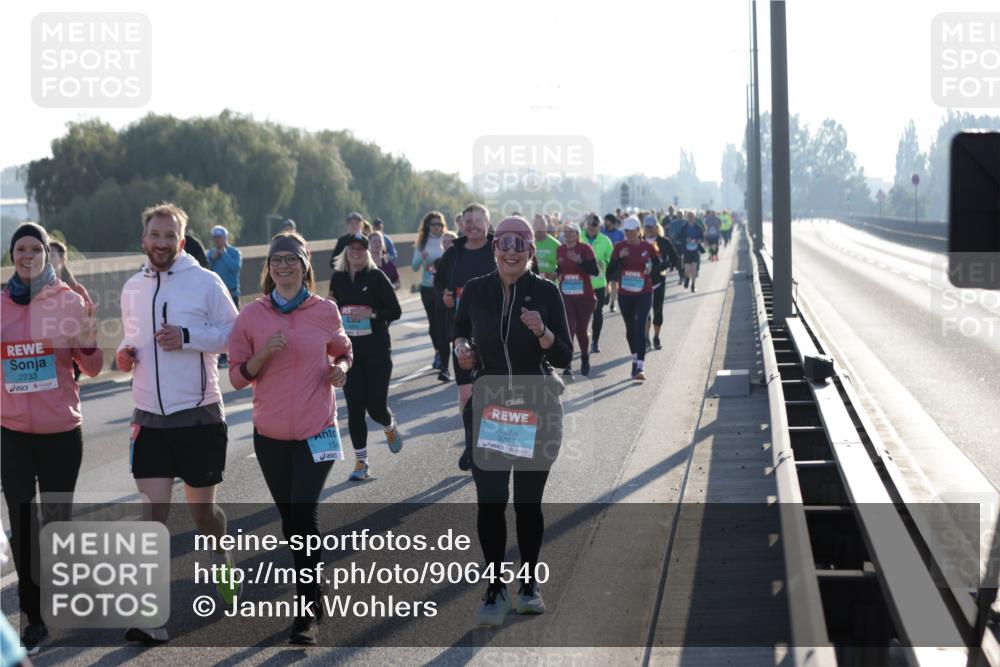 03.10.2025 - Köhlbrandbrückenlauf Jannik Wohlers http://msf.ph/oto/9064540 03.10.2025 09:25:25 Position 3 2233, 3784 meine-sportfotos.de