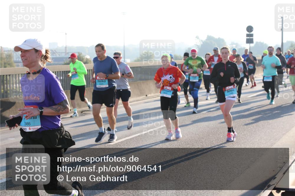 03.10.2025 - Köhlbrandbrückenlauf Lena Gebhardt http://msf.ph/oto/9064541 03.10.2025 09:21:38 Position 1 2986, 2026 meine-sportfotos.de