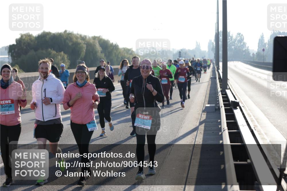 03.10.2025 - Köhlbrandbrückenlauf Jannik Wohlers http://msf.ph/oto/9064543 03.10.2025 09:25:25 Position 3 2233, 1548, 3784 meine-sportfotos.de