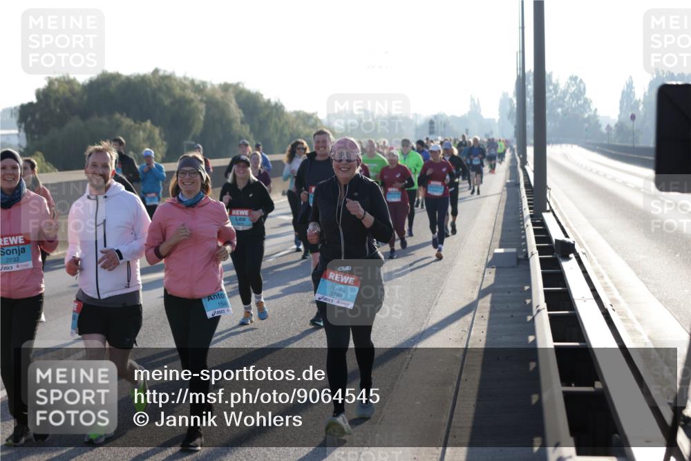 03.10.2025 - Köhlbrandbrückenlauf Jannik Wohlers http://msf.ph/oto/9064545 03.10.2025 09:25:25 Position 3 2233, 1546, 3784 meine-sportfotos.de