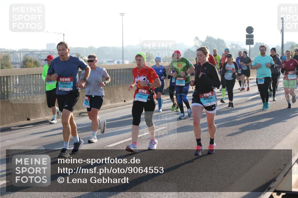 03.10.2025 - Köhlbrandbrückenlauf Lena Gebhardt http://msf.ph/oto/9064553 03.10.2025 09:21:38 Position 1 2026, 3699, 1485 meine-sportfotos.de