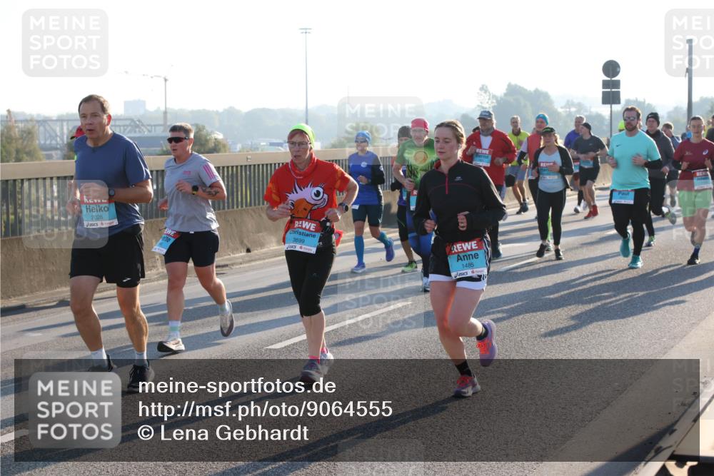 03.10.2025 - Köhlbrandbrückenlauf Lena Gebhardt http://msf.ph/oto/9064555 03.10.2025 09:21:38 Position 1 2026, 3699, 1485 meine-sportfotos.de