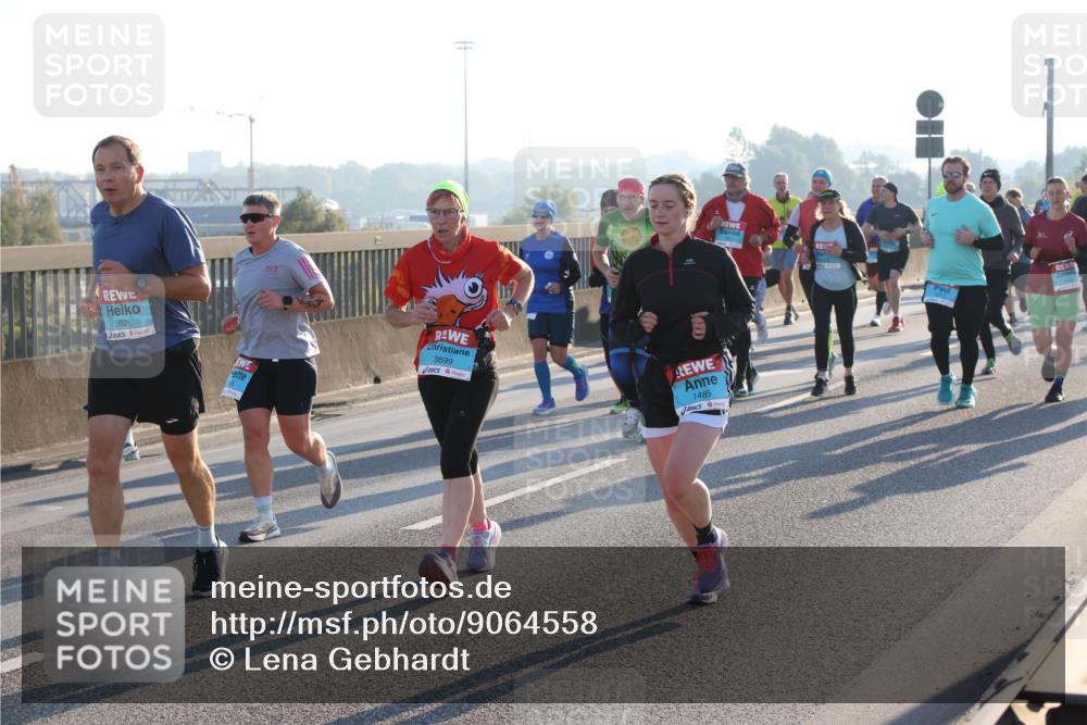 03.10.2025 - Köhlbrandbrückenlauf Lena Gebhardt http://msf.ph/oto/9064558 03.10.2025 09:21:39 Position 1 2026, 3699, 1485 meine-sportfotos.de