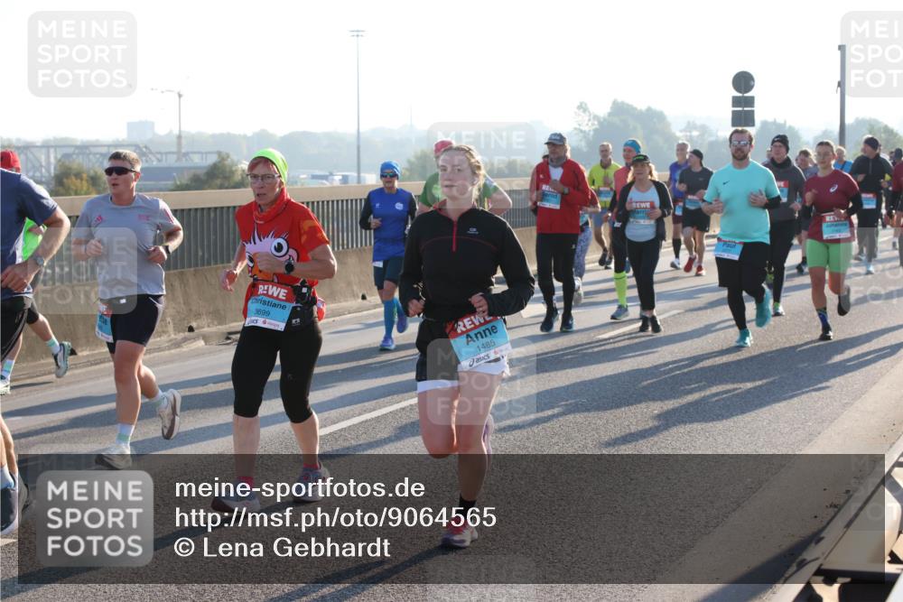03.10.2025 - Köhlbrandbrückenlauf Lena Gebhardt http://msf.ph/oto/9064565 03.10.2025 09:21:39 Position 1 3699, 1485 meine-sportfotos.de