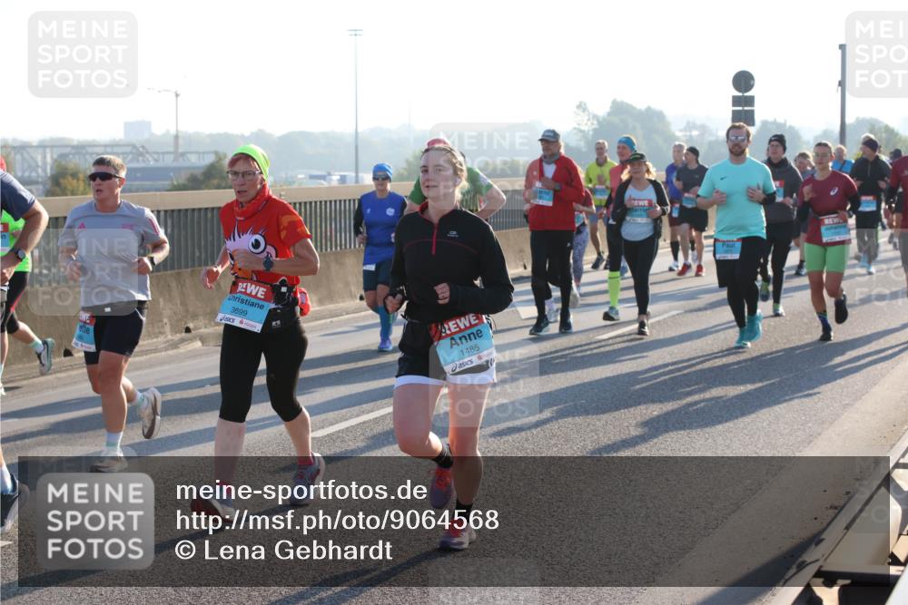 03.10.2025 - Köhlbrandbrückenlauf Lena Gebhardt http://msf.ph/oto/9064568 03.10.2025 09:21:39 Position 1 3699, 1485 meine-sportfotos.de