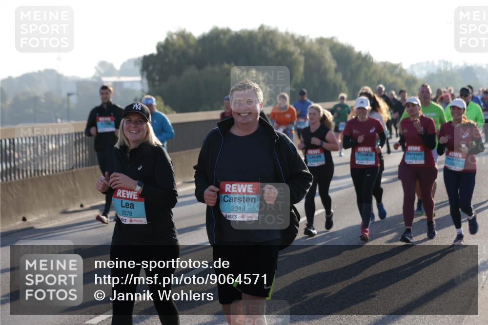 03.10.2025 - Köhlbrandbrückenlauf Jannik Wohlers http://msf.ph/oto/9064571 03.10.2025 09:25:28 Position 3 2378, 2348, 2127 meine-sportfotos.de