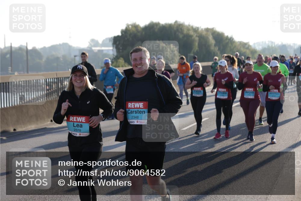 03.10.2025 - Köhlbrandbrückenlauf Jannik Wohlers http://msf.ph/oto/9064582 03.10.2025 09:25:28 Position 3 2378, 2348, 2727 meine-sportfotos.de