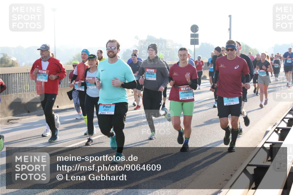 03.10.2025 - Köhlbrandbrückenlauf Lena Gebhardt http://msf.ph/oto/9064609 03.10.2025 09:21:41 Position 1 2323, 1651, 1650, 2077, 1193, 1195 meine-sportfotos.de
