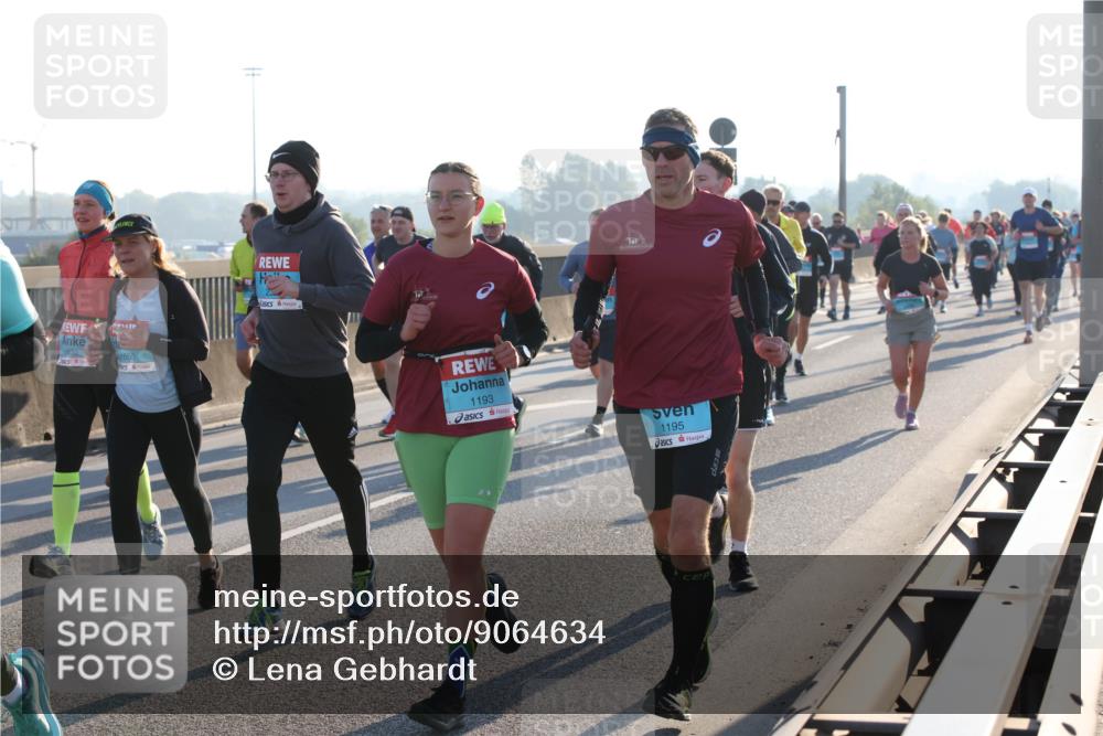 03.10.2025 - Köhlbrandbrückenlauf Lena Gebhardt http://msf.ph/oto/9064634 03.10.2025 09:21:42 Position 1 1632, 1650, 1193, 1195 meine-sportfotos.de