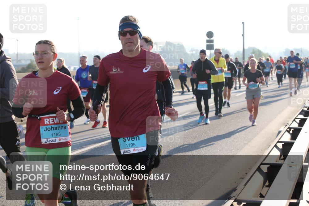 03.10.2025 - Köhlbrandbrückenlauf Lena Gebhardt http://msf.ph/oto/9064647 03.10.2025 09:21:43 Position 1 1193, 1195 meine-sportfotos.de