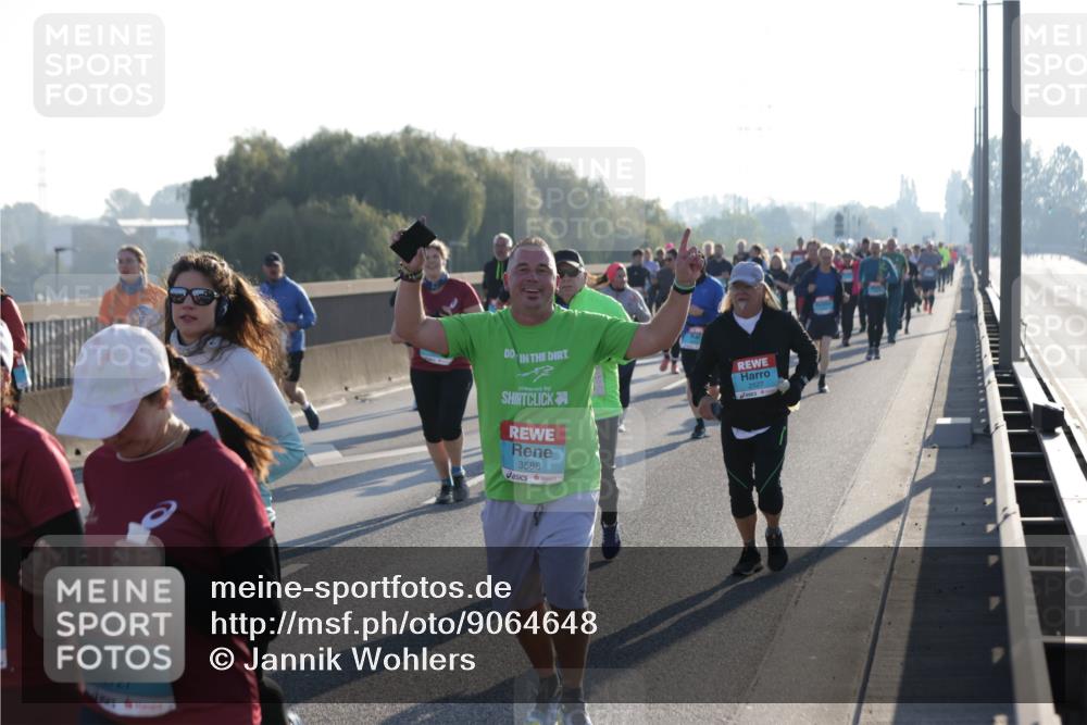 03.10.2025 - Köhlbrandbrückenlauf Jannik Wohlers http://msf.ph/oto/9064648 03.10.2025 09:25:32 Position 3 2727, 2527, 3588 meine-sportfotos.de