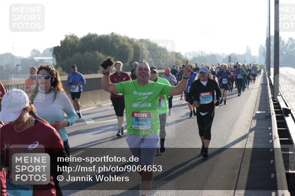 03.10.2025 - Köhlbrandbrückenlauf Jannik Wohlers http://msf.ph/oto/9064653 03.10.2025 09:25:32 Position 3 2127, 2527, 3588 meine-sportfotos.de