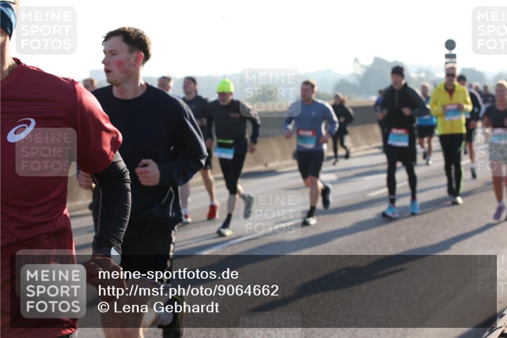 03.10.2025 - Köhlbrandbrückenlauf Lena Gebhardt http://msf.ph/oto/9064662 03.10.2025 09:21:43 Position 1  meine-sportfotos.de