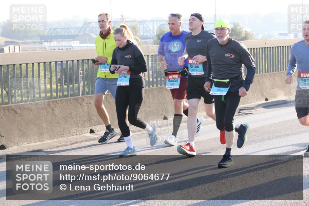03.10.2025 - Köhlbrandbrückenlauf Lena Gebhardt http://msf.ph/oto/9064677 03.10.2025 09:21:44 Position 1 1768, 3471, 3406, 3470, 3469, 303 meine-sportfotos.de