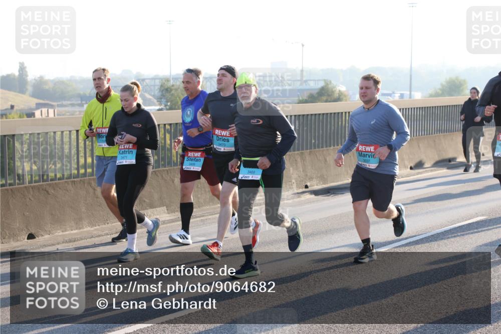 03.10.2025 - Köhlbrandbrückenlauf Lena Gebhardt http://msf.ph/oto/9064682 03.10.2025 09:21:44 Position 1 1768, 3471, 3406, 3470, 3469, 3037 meine-sportfotos.de