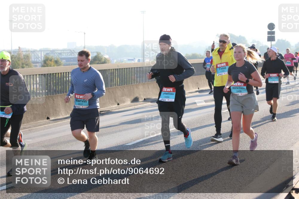 03.10.2025 - Köhlbrandbrückenlauf Lena Gebhardt http://msf.ph/oto/9064692 03.10.2025 09:21:45 Position 1 3037, 1634, 1701, 2499, 1764 meine-sportfotos.de