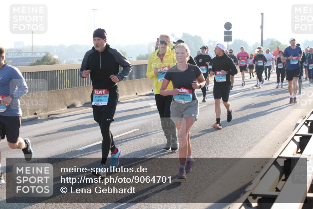 03.10.2025 - Köhlbrandbrückenlauf Lena Gebhardt http://msf.ph/oto/9064701 03.10.2025 09:21:45 Position 1 1634, 2499, 1764 meine-sportfotos.de