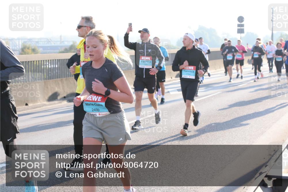 03.10.2025 - Köhlbrandbrückenlauf Lena Gebhardt http://msf.ph/oto/9064720 03.10.2025 09:21:46 Position 1 2499, 1764 meine-sportfotos.de