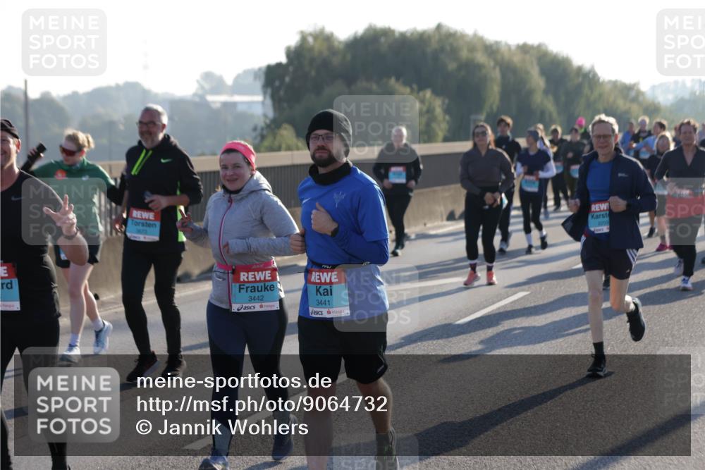 03.10.2025 - Köhlbrandbrückenlauf Jannik Wohlers http://msf.ph/oto/9064732 03.10.2025 09:25:37 Position 3 3442, 3441, 2259 meine-sportfotos.de