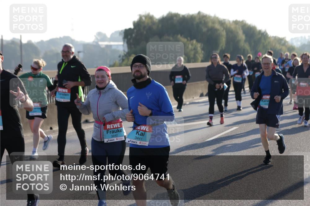 03.10.2025 - Köhlbrandbrückenlauf Jannik Wohlers http://msf.ph/oto/9064741 03.10.2025 09:25:37 Position 3 3442, 3441, 225 meine-sportfotos.de