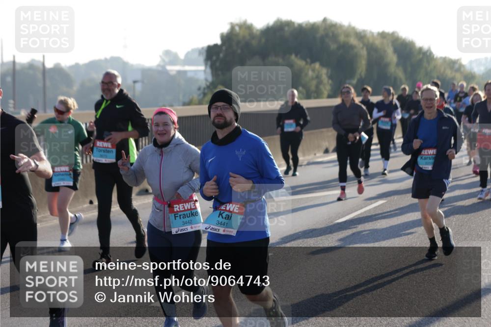 03.10.2025 - Köhlbrandbrückenlauf Jannik Wohlers http://msf.ph/oto/9064743 03.10.2025 09:25:37 Position 3 3673, 3442, 3441, 225 meine-sportfotos.de