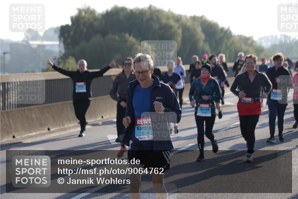 03.10.2025 - Köhlbrandbrückenlauf Jannik Wohlers http://msf.ph/oto/9064762 03.10.2025 09:25:38 Position 3 2259 meine-sportfotos.de