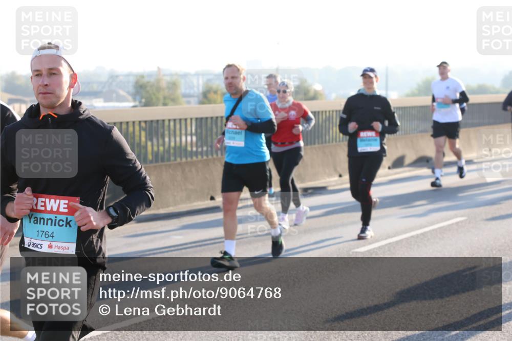 03.10.2025 - Köhlbrandbrückenlauf Lena Gebhardt http://msf.ph/oto/9064768 03.10.2025 09:21:49 Position 1 1764 meine-sportfotos.de