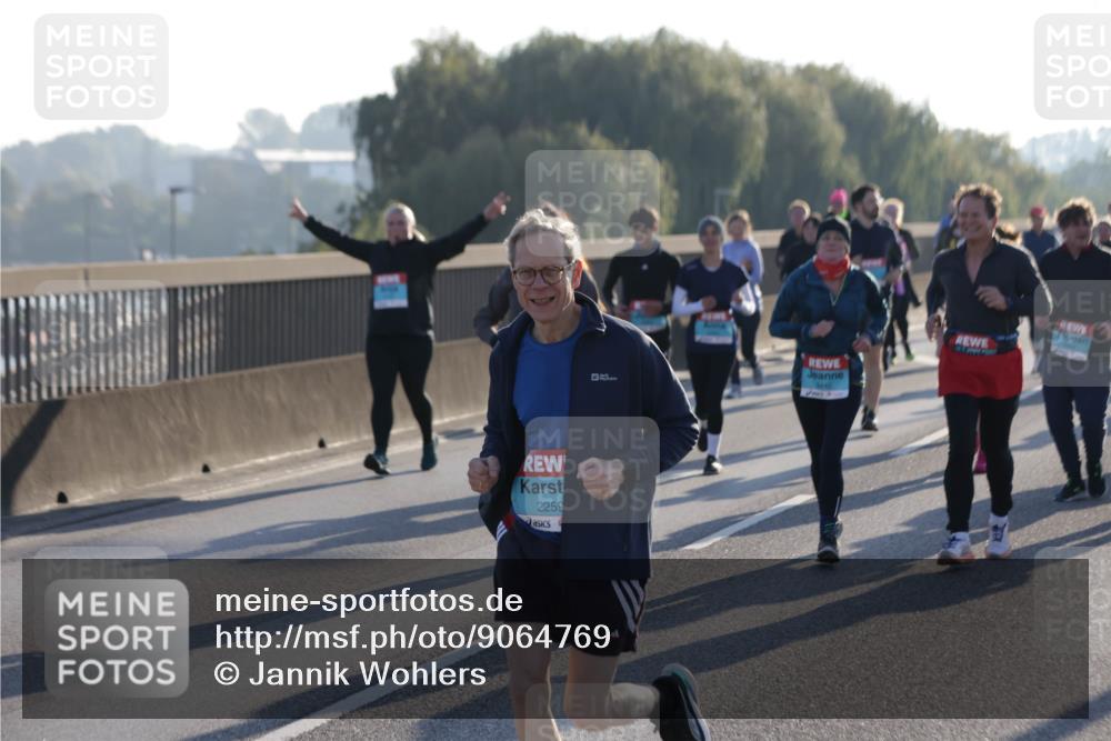 03.10.2025 - Köhlbrandbrückenlauf Jannik Wohlers http://msf.ph/oto/9064769 03.10.2025 09:25:39 Position 3 2259 meine-sportfotos.de