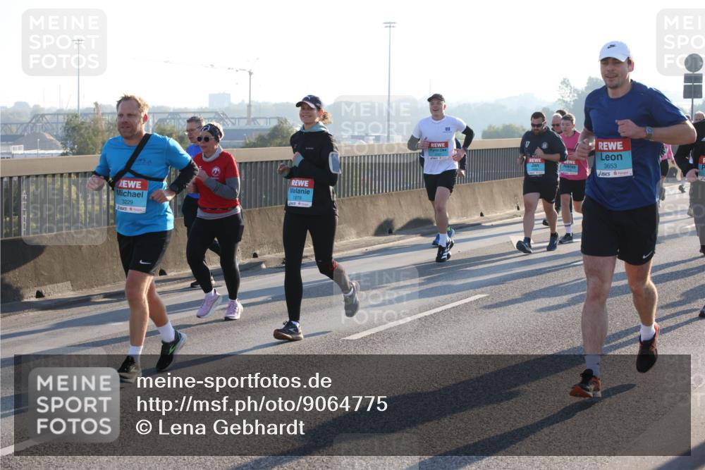03.10.2025 - Köhlbrandbrückenlauf Lena Gebhardt http://msf.ph/oto/9064775 03.10.2025 09:21:49 Position 1 3229, 1979, 3653 meine-sportfotos.de