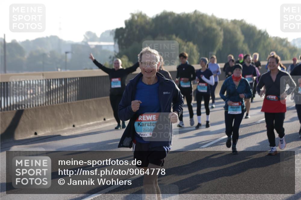 03.10.2025 - Köhlbrandbrückenlauf Jannik Wohlers http://msf.ph/oto/9064778 03.10.2025 09:25:39 Position 3 2259 meine-sportfotos.de