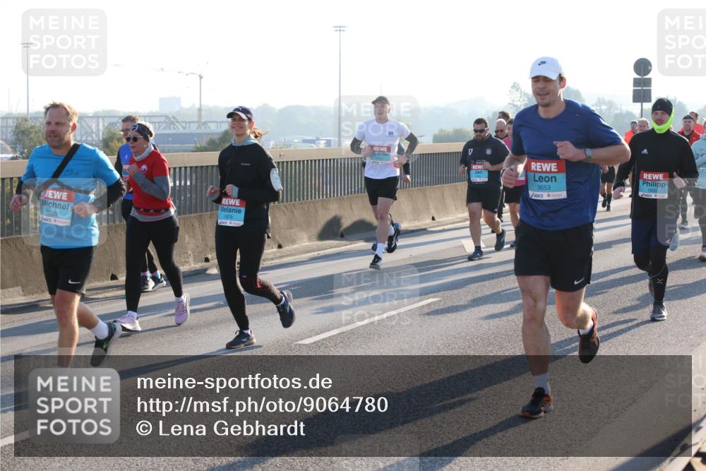 03.10.2025 - Köhlbrandbrückenlauf Lena Gebhardt http://msf.ph/oto/9064780 03.10.2025 09:21:49 Position 1 3229, 1979, 0, 17, 3653, 1833 meine-sportfotos.de