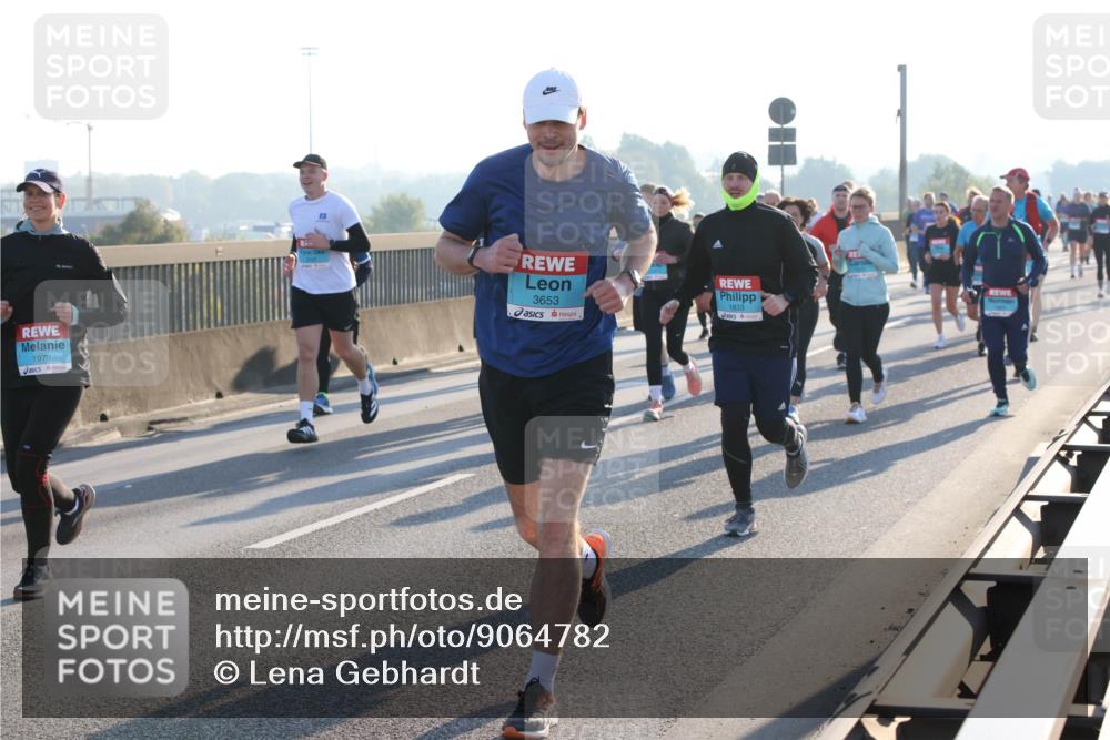 03.10.2025 - Köhlbrandbrückenlauf Lena Gebhardt http://msf.ph/oto/9064782 03.10.2025 09:21:49 Position 1 1979, 3653, 1833 meine-sportfotos.de