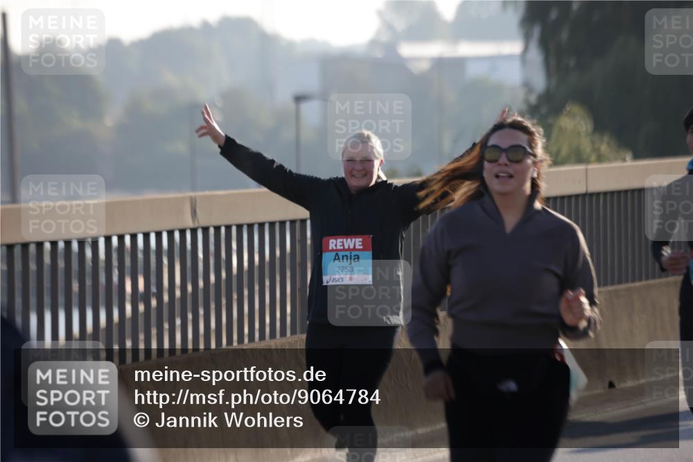 03.10.2025 - Köhlbrandbrückenlauf Jannik Wohlers http://msf.ph/oto/9064784 03.10.2025 09:25:40 Position 3 2753 meine-sportfotos.de