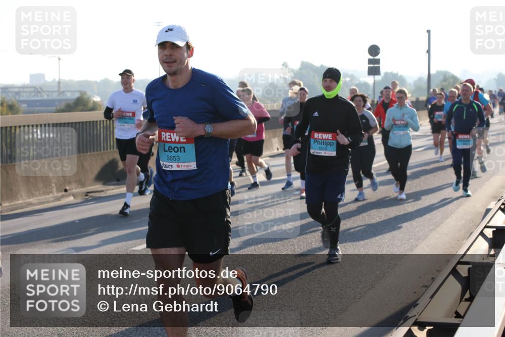 03.10.2025 - Köhlbrandbrückenlauf Lena Gebhardt http://msf.ph/oto/9064790 03.10.2025 09:21:50 Position 1 3653, 1833 meine-sportfotos.de