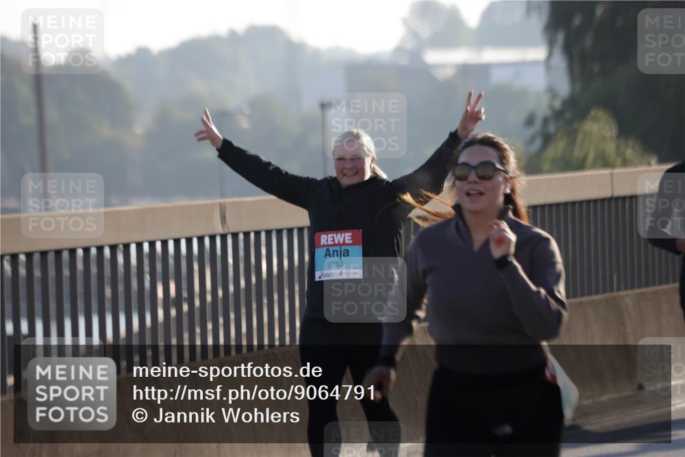 03.10.2025 - Köhlbrandbrückenlauf Jannik Wohlers http://msf.ph/oto/9064791 03.10.2025 09:25:40 Position 3 2753 meine-sportfotos.de