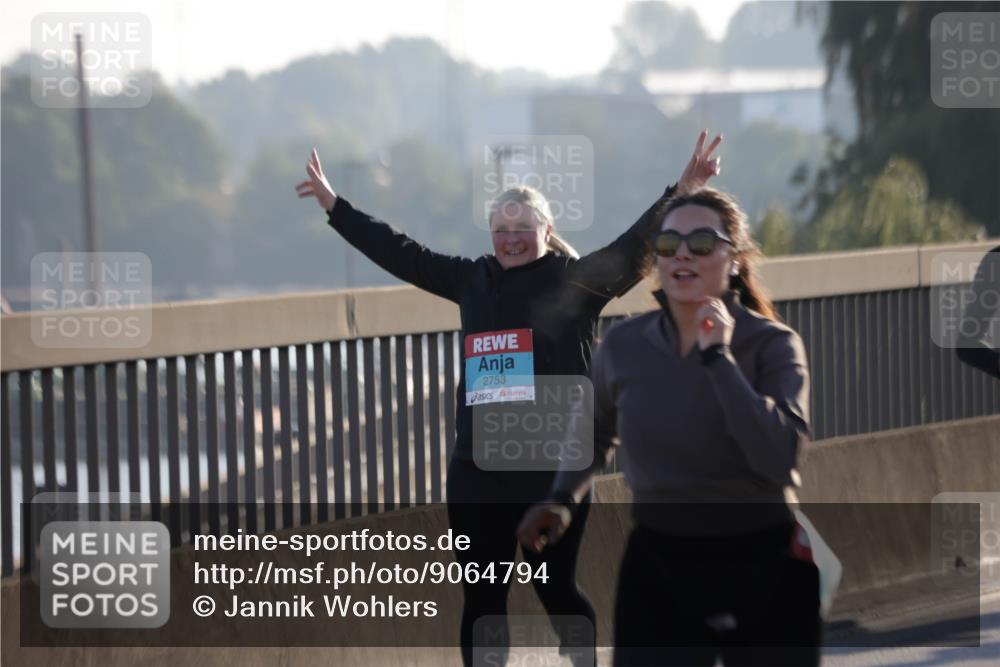 03.10.2025 - Köhlbrandbrückenlauf Jannik Wohlers http://msf.ph/oto/9064794 03.10.2025 09:25:40 Position 3 2753 meine-sportfotos.de