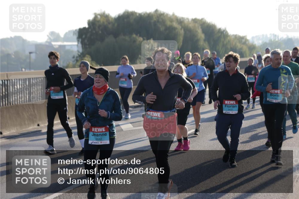 03.10.2025 - Köhlbrandbrückenlauf Jannik Wohlers http://msf.ph/oto/9064805 03.10.2025 09:25:41 Position 3 2442, 3437, 3438 meine-sportfotos.de