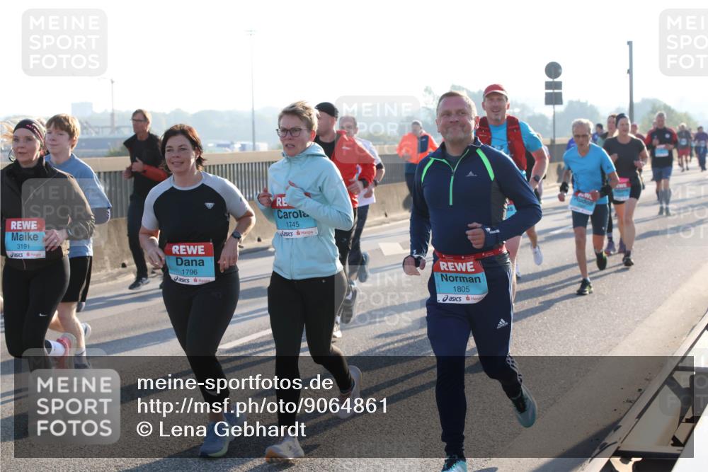 03.10.2025 - Köhlbrandbrückenlauf Lena Gebhardt http://msf.ph/oto/9064861 03.10.2025 09:21:53 Position 1 3191, 1796, 1745, 1805 meine-sportfotos.de