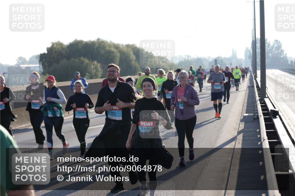 03.10.2025 - Köhlbrandbrückenlauf Jannik Wohlers http://msf.ph/oto/9064878 03.10.2025 09:25:47 Position 3 3733, 1819 meine-sportfotos.de
