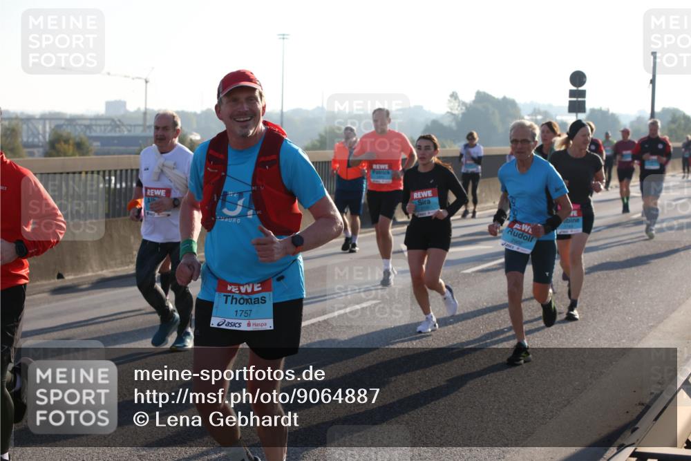 03.10.2025 - Köhlbrandbrückenlauf Lena Gebhardt http://msf.ph/oto/9064887 03.10.2025 09:21:54 Position 1 1757, 2902 meine-sportfotos.de