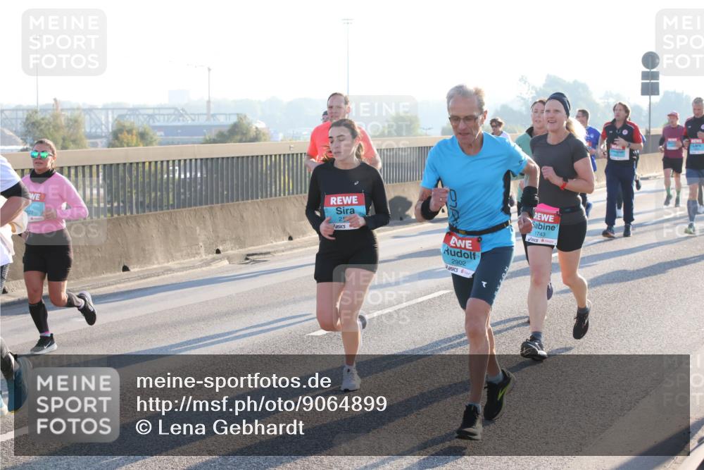 03.10.2025 - Köhlbrandbrückenlauf Lena Gebhardt http://msf.ph/oto/9064899 03.10.2025 09:21:55 Position 1 2, 2902, 1743 meine-sportfotos.de