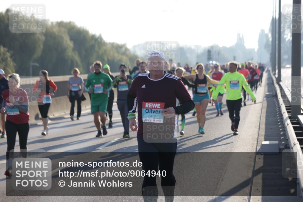 03.10.2025 - Köhlbrandbrückenlauf Jannik Wohlers http://msf.ph/oto/9064940 03.10.2025 09:25:55 Position 3 2418 meine-sportfotos.de