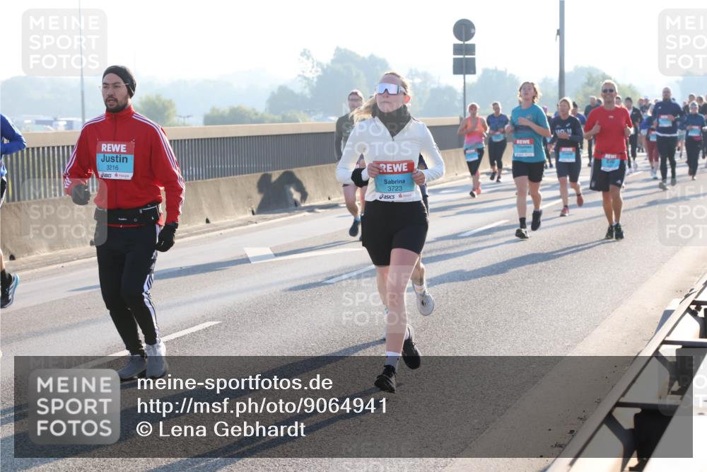 03.10.2025 - Köhlbrandbrückenlauf Lena Gebhardt http://msf.ph/oto/9064941 03.10.2025 09:22:01 Position 1 3216, 3723 meine-sportfotos.de