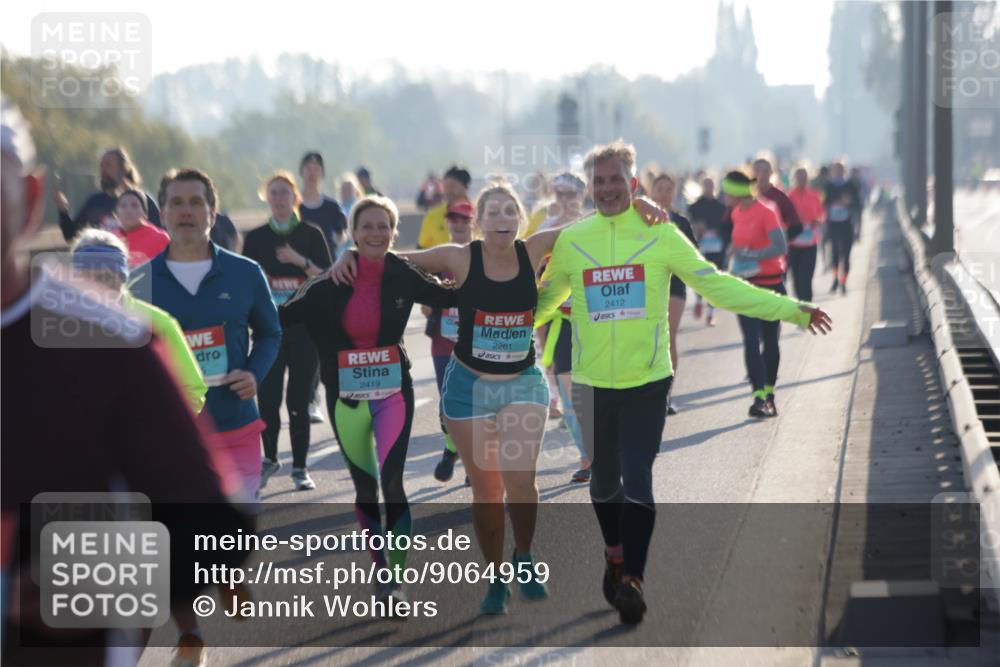 03.10.2025 - Köhlbrandbrückenlauf Jannik Wohlers http://msf.ph/oto/9064959 03.10.2025 09:25:56 Position 3 2419, 2261, 2412 meine-sportfotos.de
