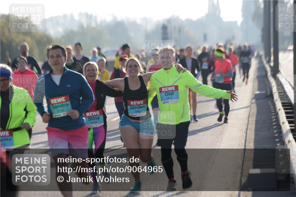 03.10.2025 - Köhlbrandbrückenlauf Jannik Wohlers http://msf.ph/oto/9064965 03.10.2025 09:25:57 Position 3 09, 2115, 2419, 2261, 2412 meine-sportfotos.de