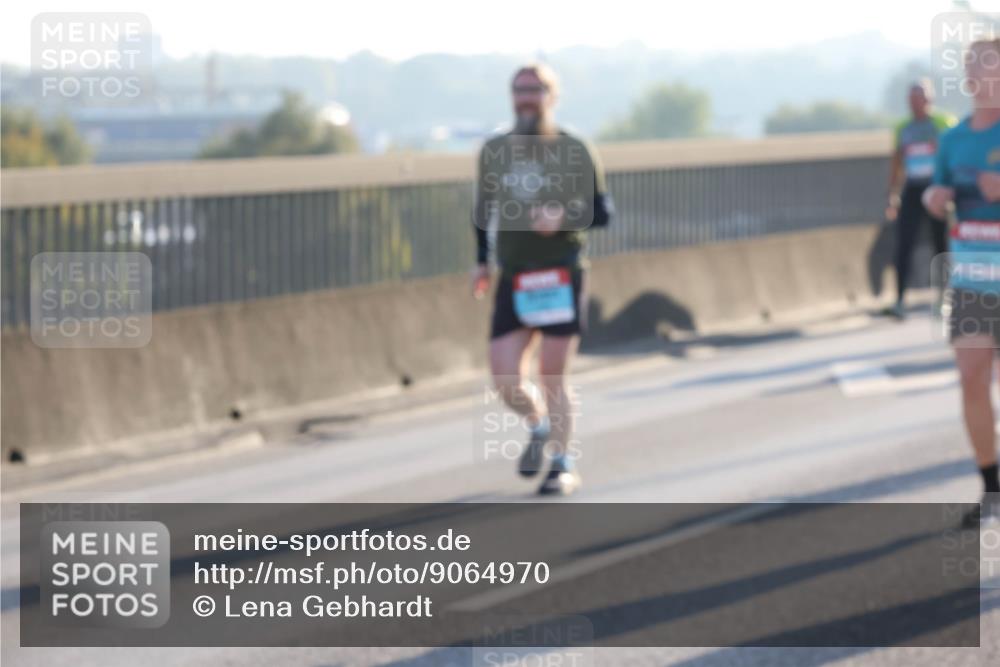 03.10.2025 - Köhlbrandbrückenlauf Lena Gebhardt http://msf.ph/oto/9064970 03.10.2025 09:22:04 Position 1  meine-sportfotos.de