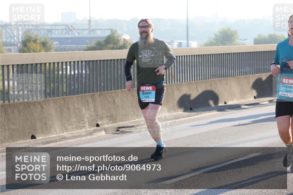 03.10.2025 - Köhlbrandbrückenlauf Lena Gebhardt http://msf.ph/oto/9064973 03.10.2025 09:22:04 Position 1 1390, 3200 meine-sportfotos.de