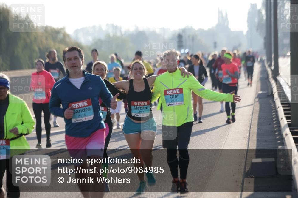 03.10.2025 - Köhlbrandbrückenlauf Jannik Wohlers http://msf.ph/oto/9064985 03.10.2025 09:25:58 Position 3 2115, 2261, 2412 meine-sportfotos.de