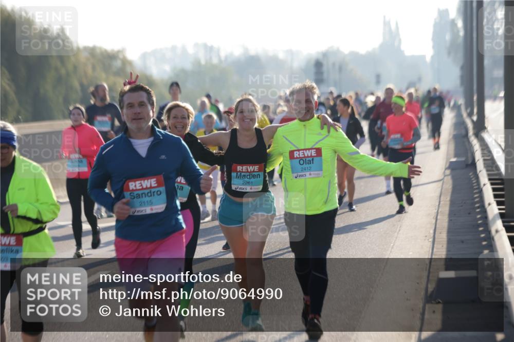 03.10.2025 - Köhlbrandbrückenlauf Jannik Wohlers http://msf.ph/oto/9064990 03.10.2025 09:25:58 Position 3 2115, 2261, 2412 meine-sportfotos.de